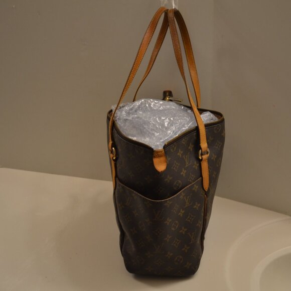 Authentic Louis Vuitton Totally MM Shoulder Bag w/Authenticity Certificate (GUC) - Picture 7 of 12